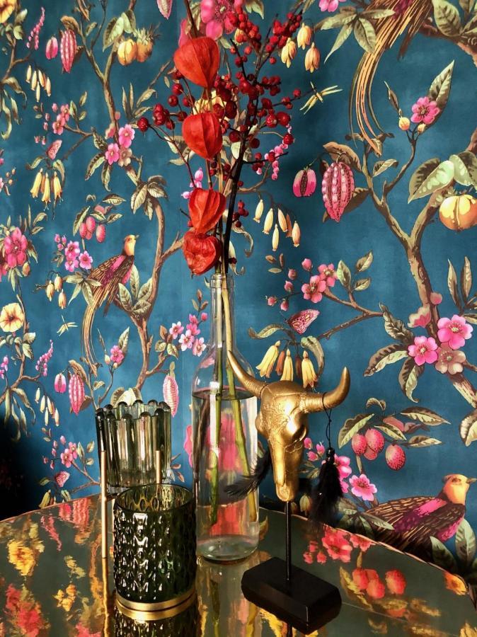 فيلا Life Contains Beautiful Things آلميره المظهر الخارجي الصورة